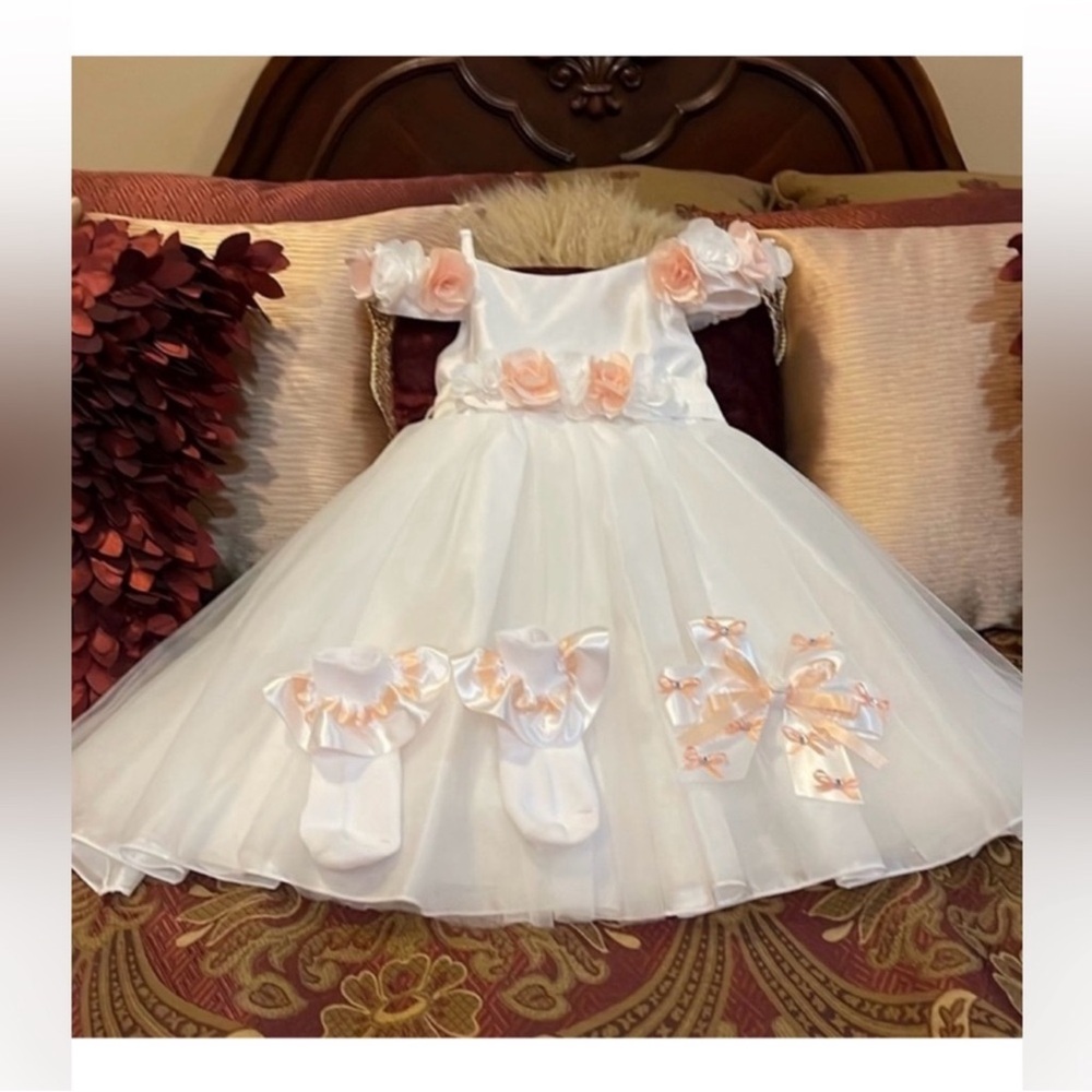 Porca kids dress size 2 & socks and bow price is firm
